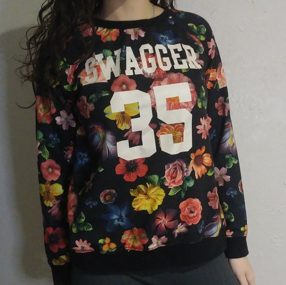 Signature 8 sweater